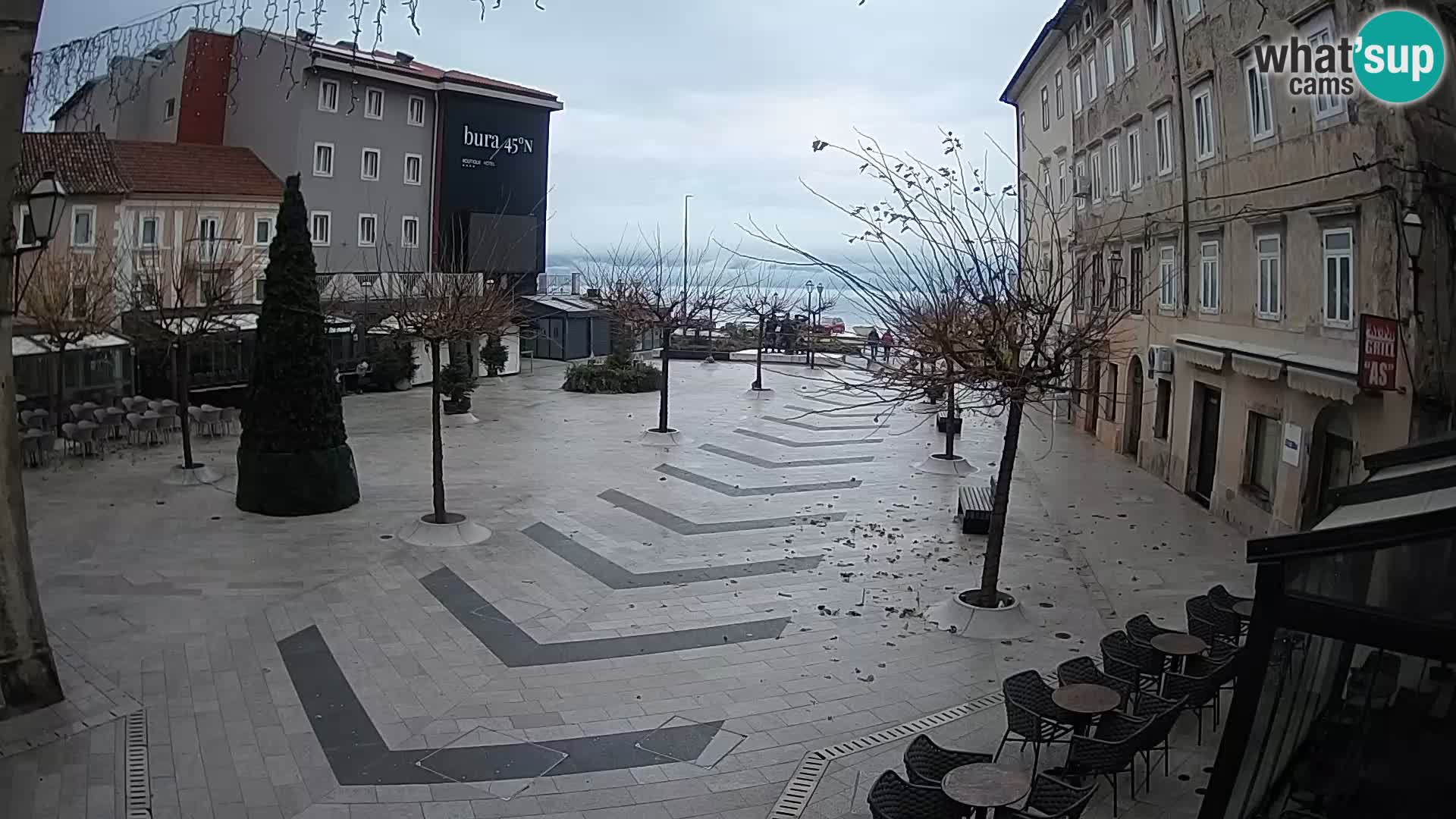 Zentrum der Stadt Senj – Pavlin platz – Live Cam Dalmatia