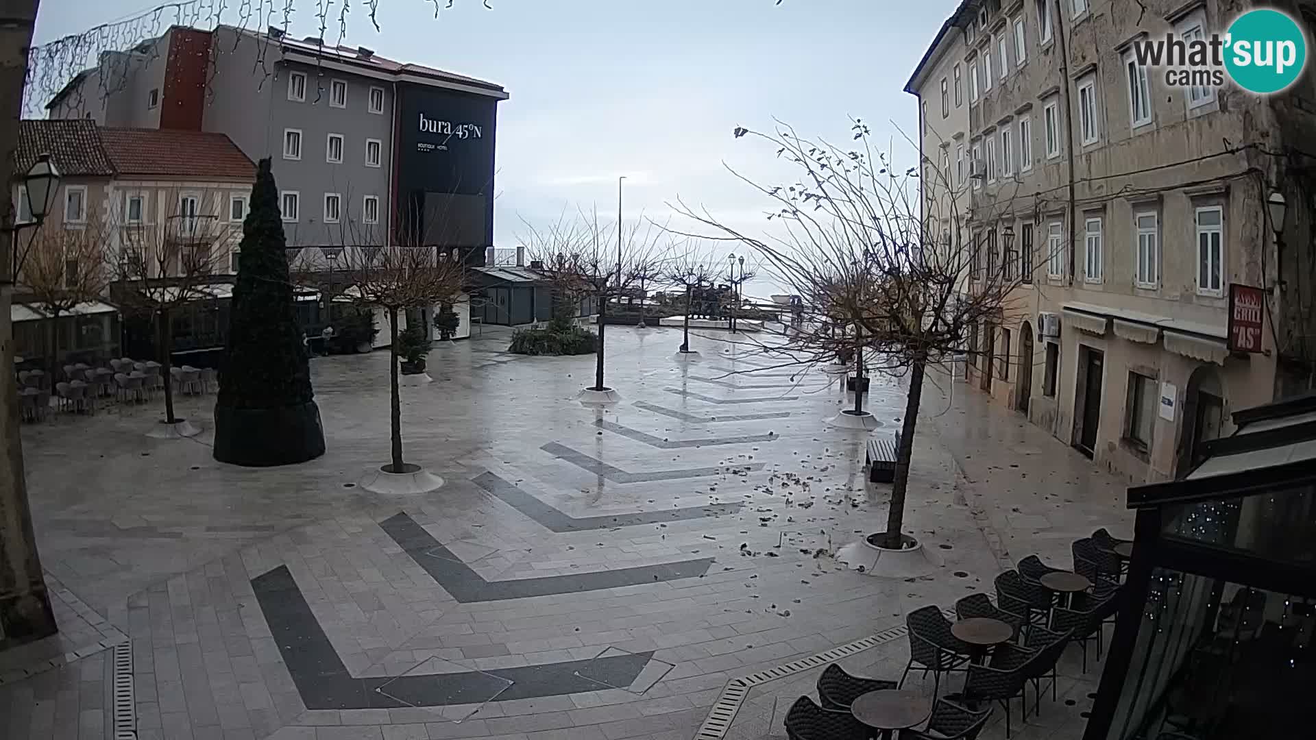 Zentrum der Stadt Senj – Pavlin platz – Live Cam Dalmatia