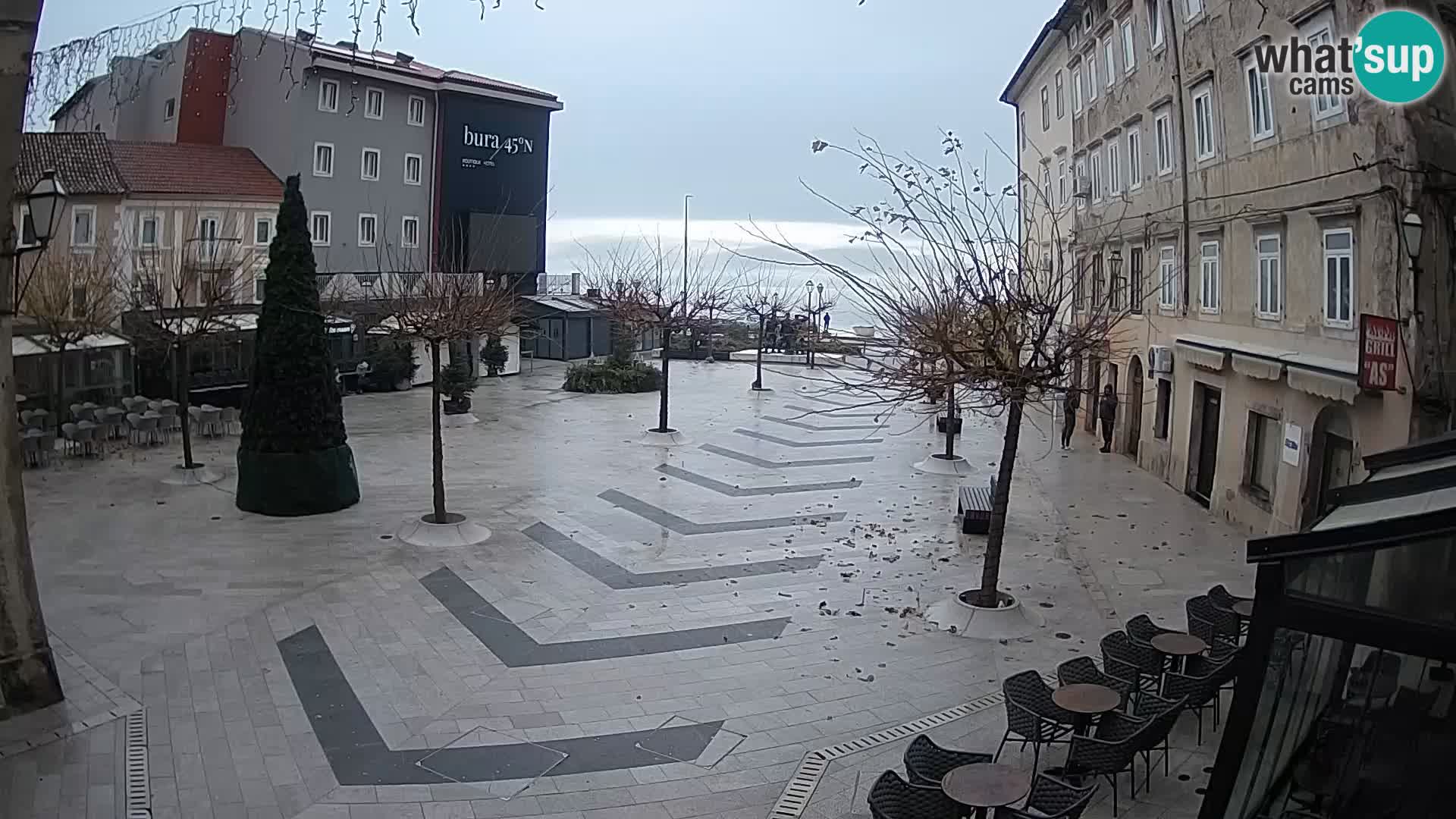 Center mesta Senj – Pavlinski trg – spletne kamere Dalmacija