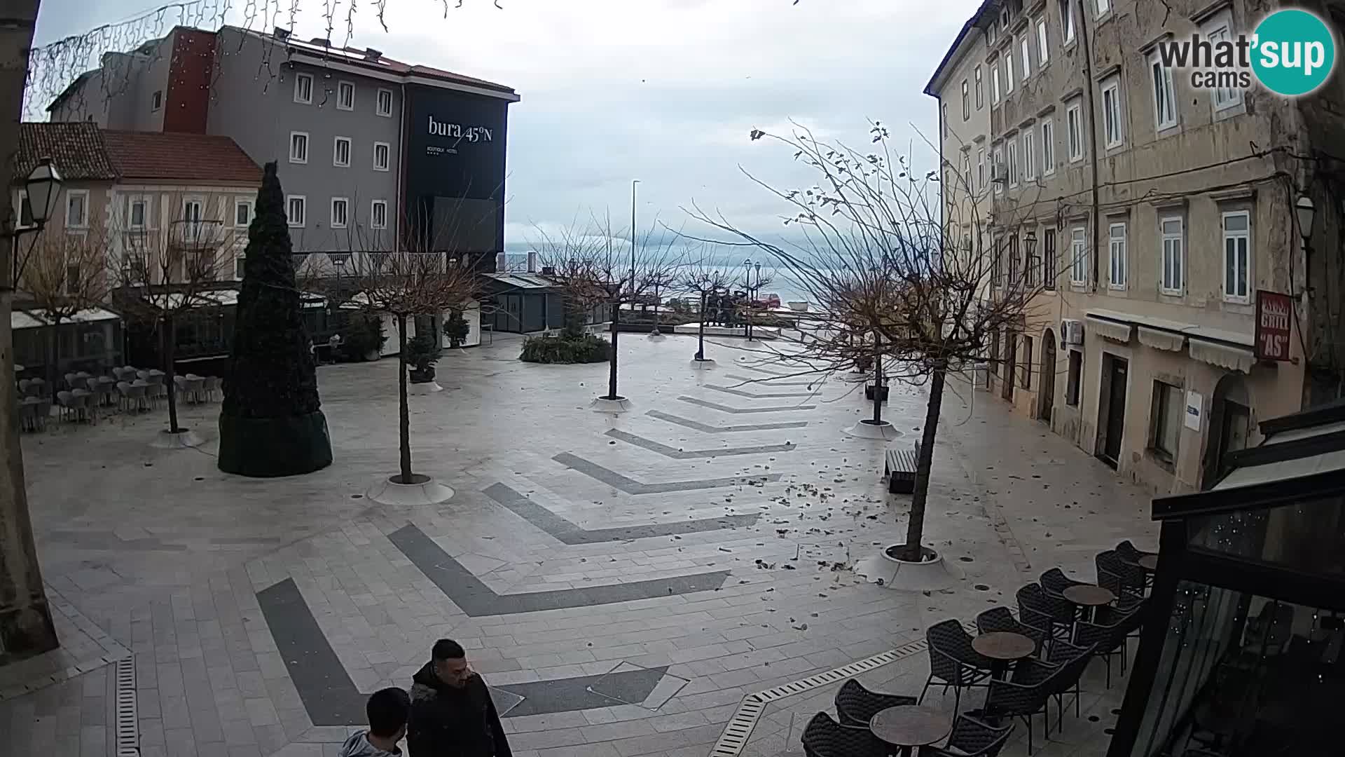 Center mesta Senj – Pavlinski trg – spletne kamere Dalmacija