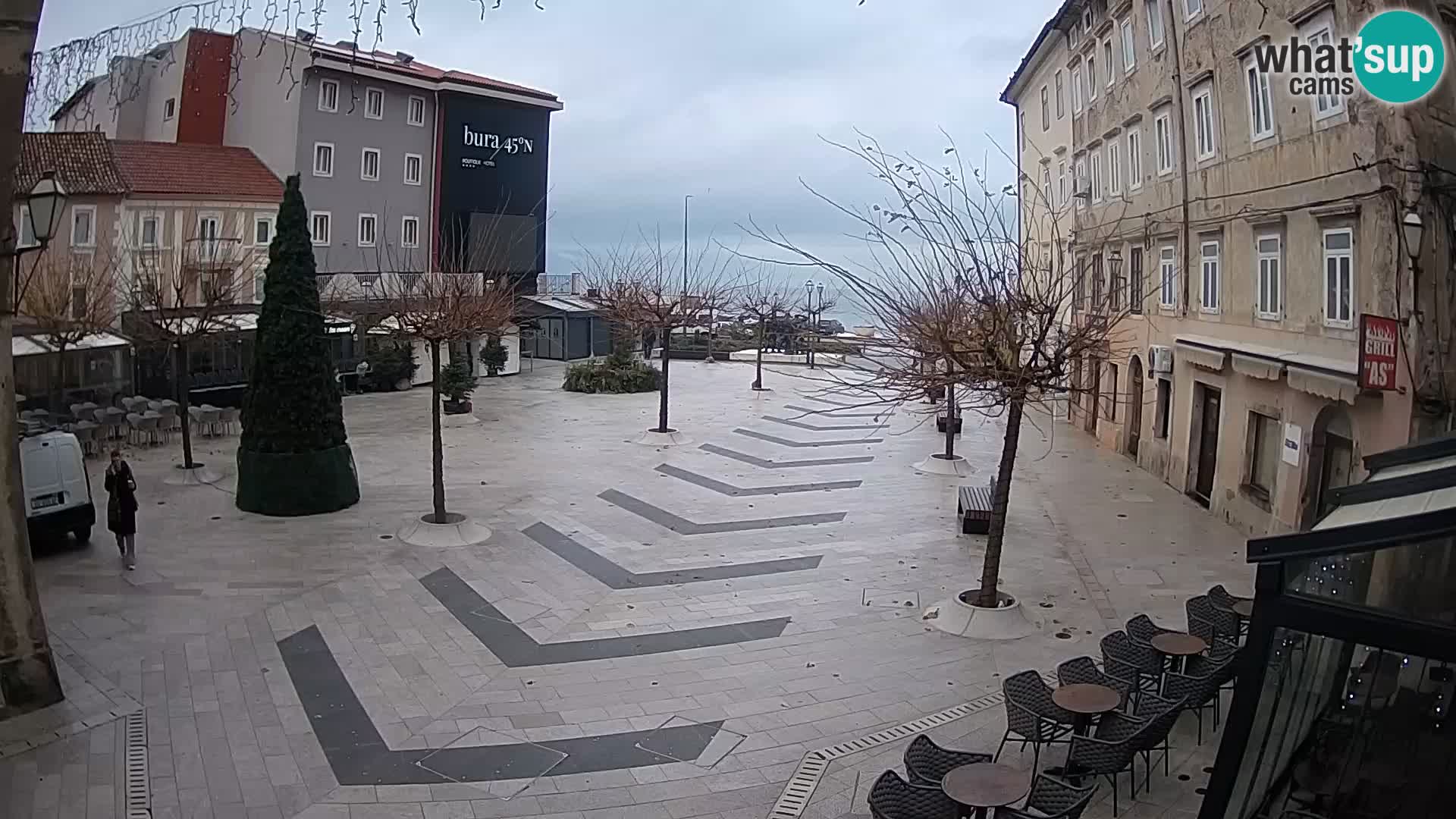 Zentrum der Stadt Senj – Pavlin platz – Live Cam Dalmatia