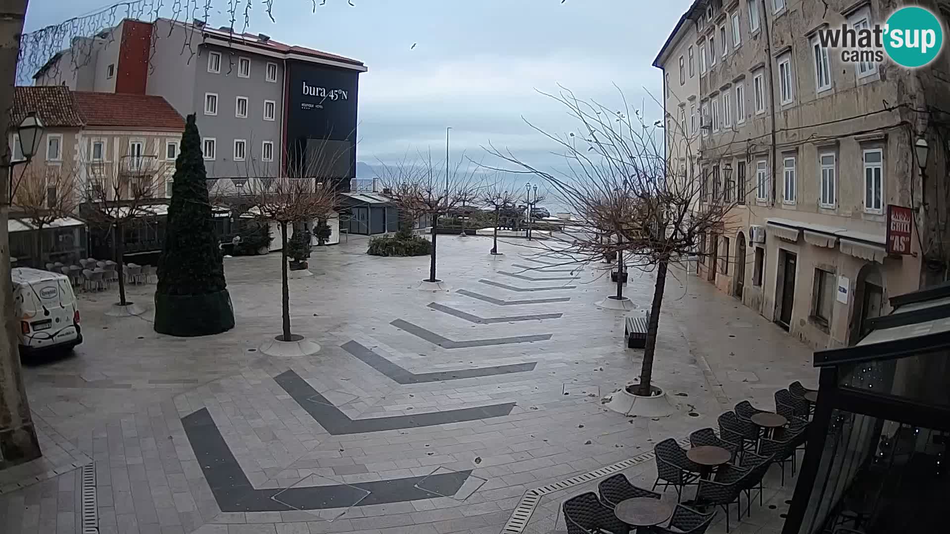 Center mesta Senj – Pavlinski trg – spletne kamere Dalmacija