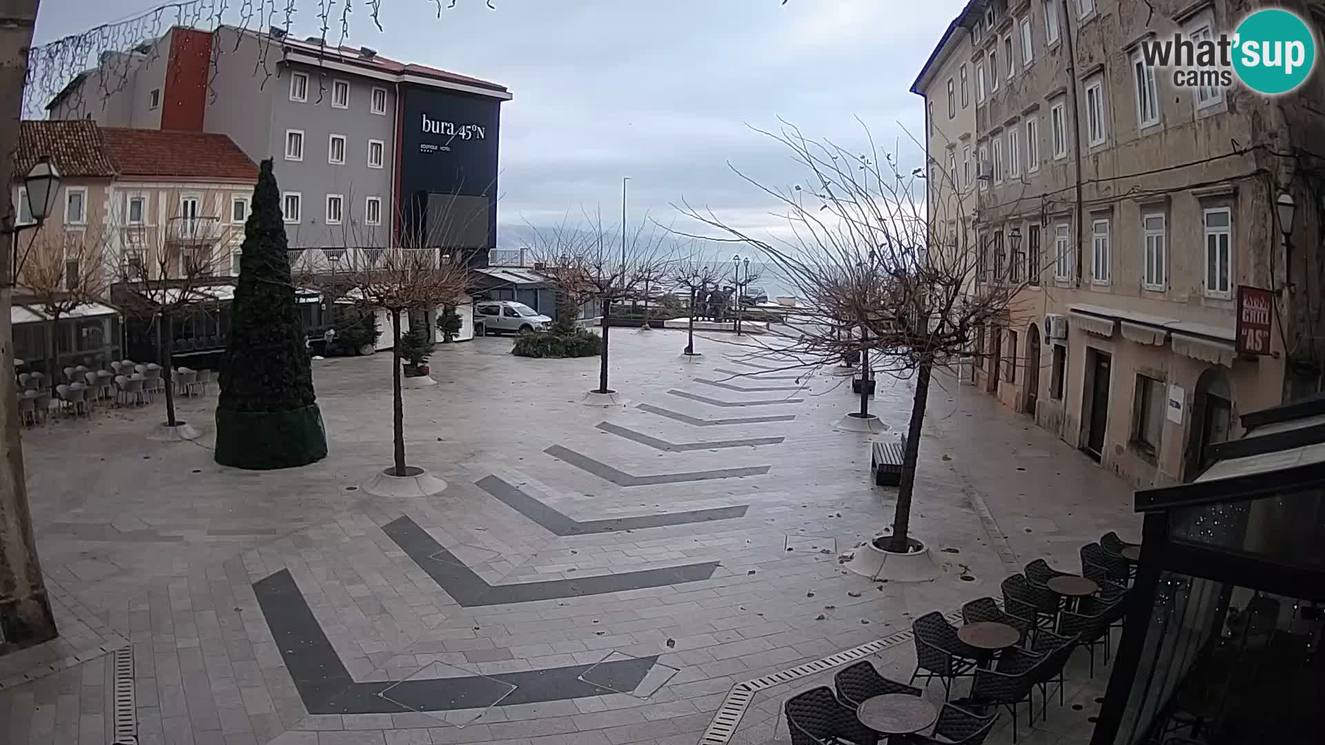 Zentrum der Stadt Senj – Pavlin platz – Live Cam Dalmatia