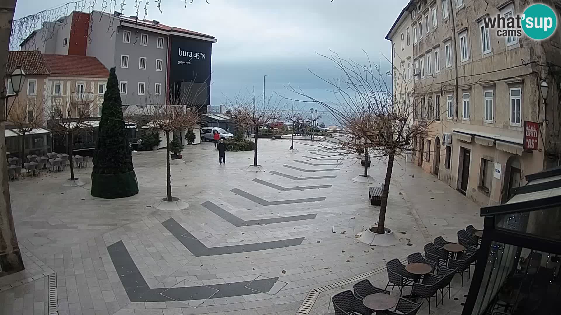 Zentrum der Stadt Senj – Pavlin platz – Live Cam Dalmatia