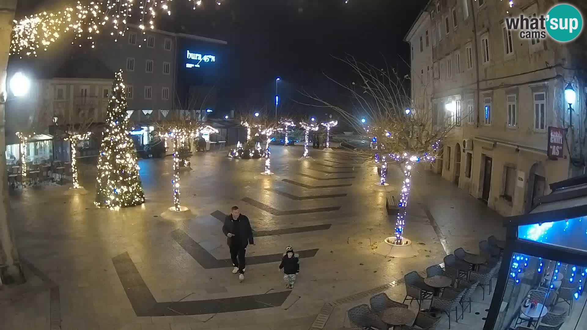 Centar grada Senja – Pavlinski trg – web kamere Dalmacija