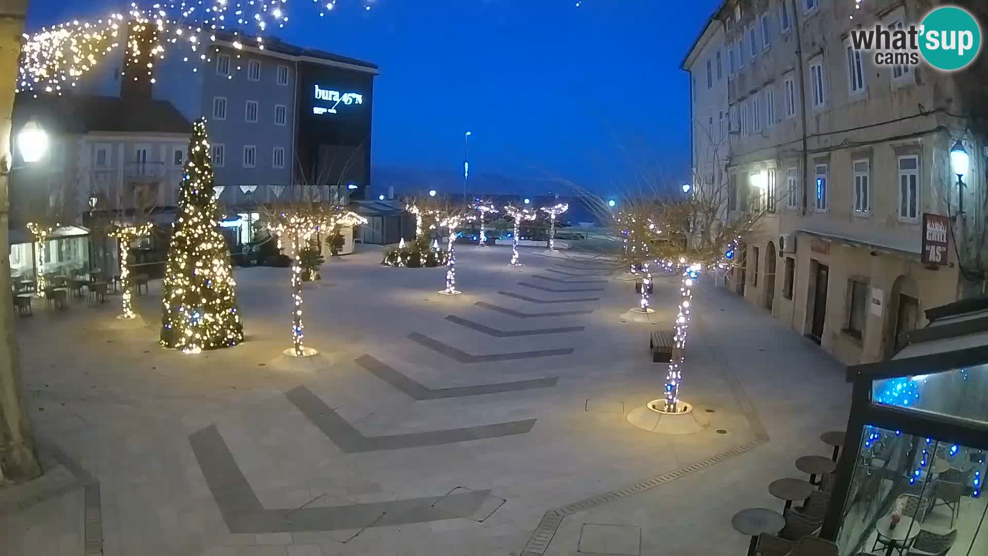 Centar grada Senja – Pavlinski trg – web kamere Dalmacija