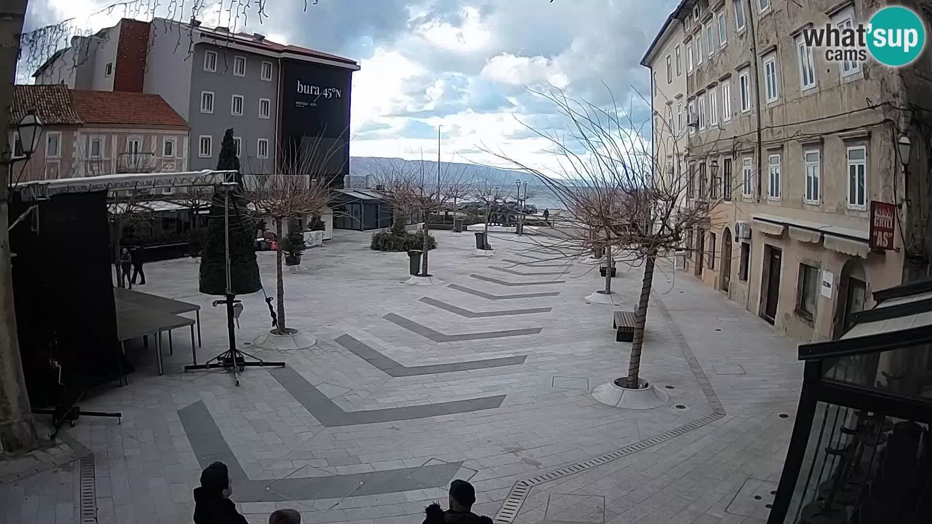 Center mesta Senj – Pavlinski trg – spletne kamere Dalmacija