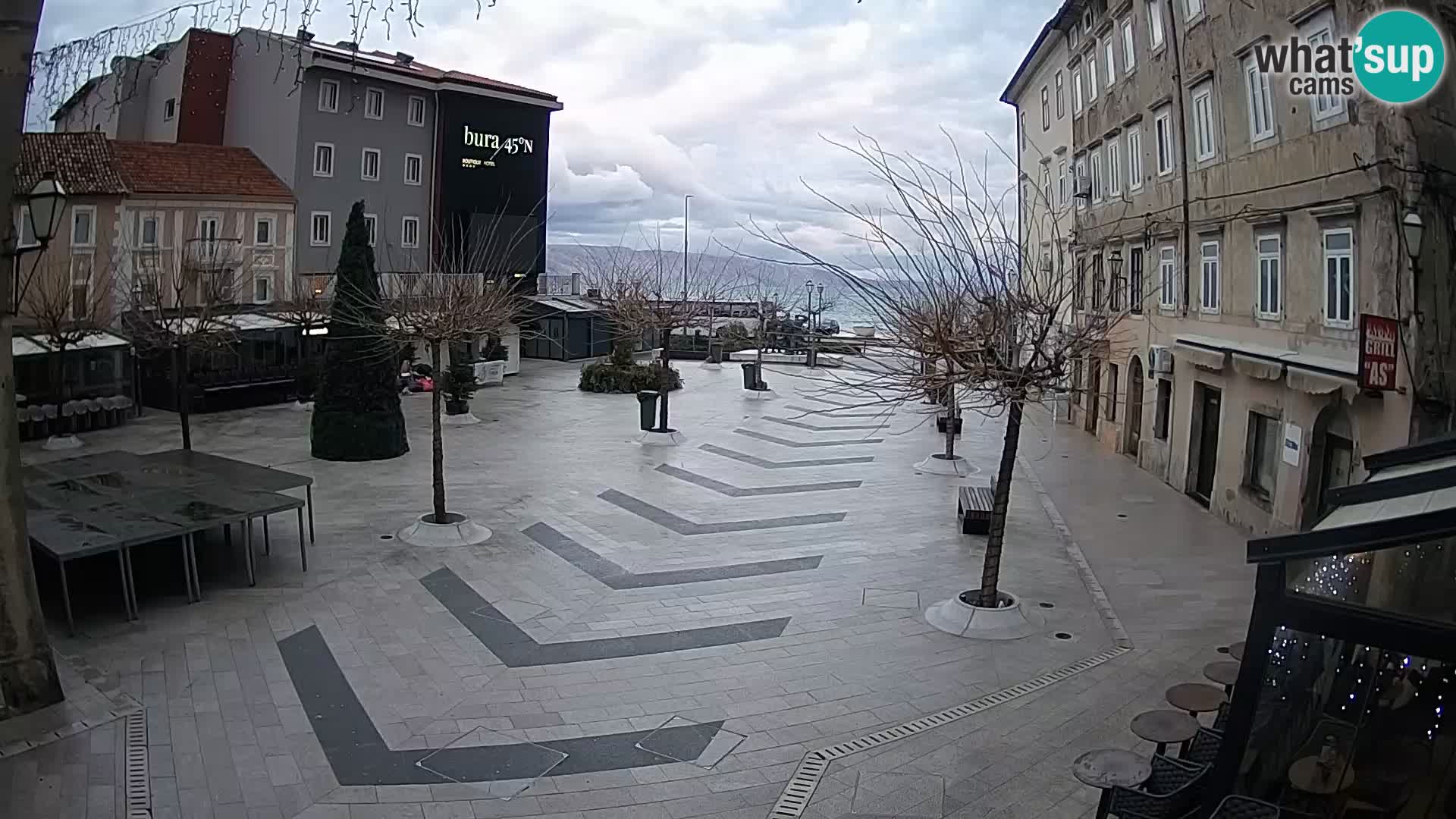 Zentrum der Stadt Senj – Pavlin platz – Live Cam Dalmatia