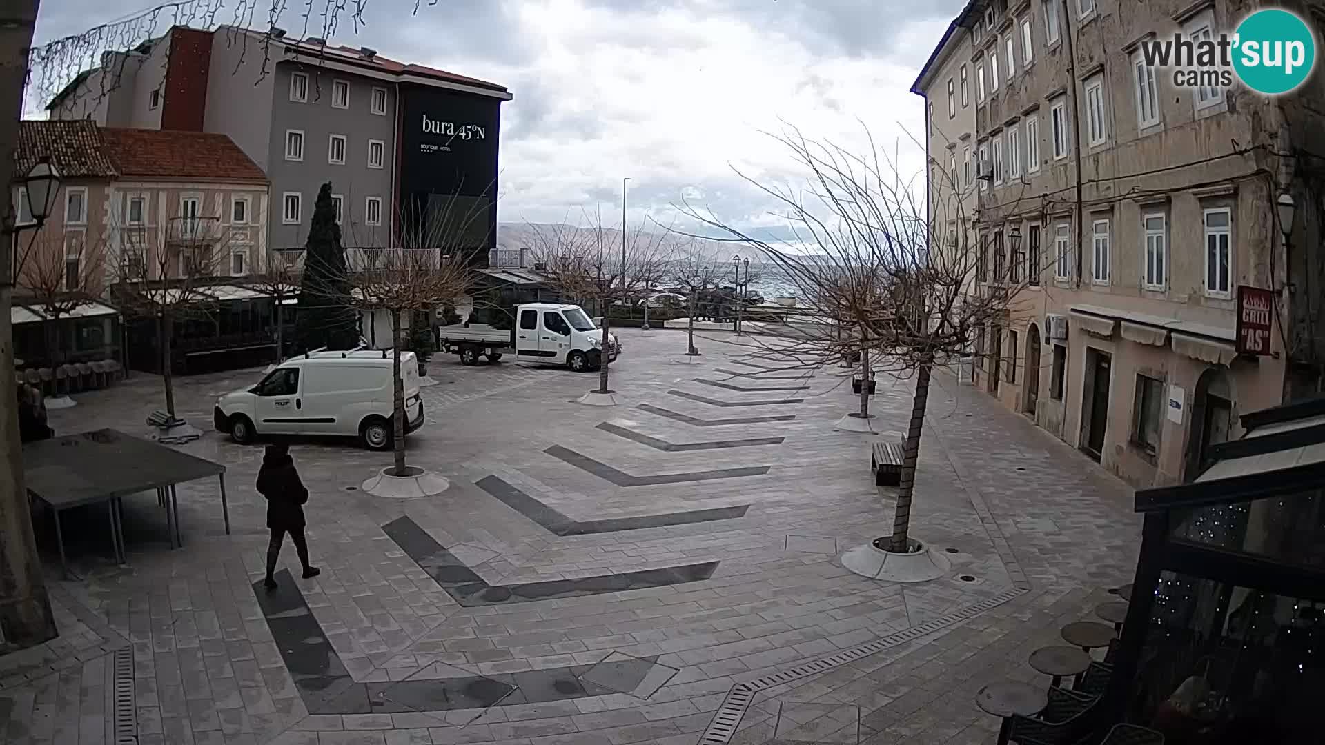 Zentrum der Stadt Senj – Pavlin platz – Live Cam Dalmatia