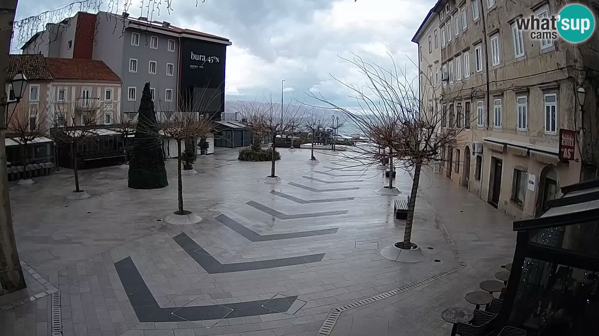 Zentrum der Stadt Senj – Pavlin platz – Live Cam Dalmatia