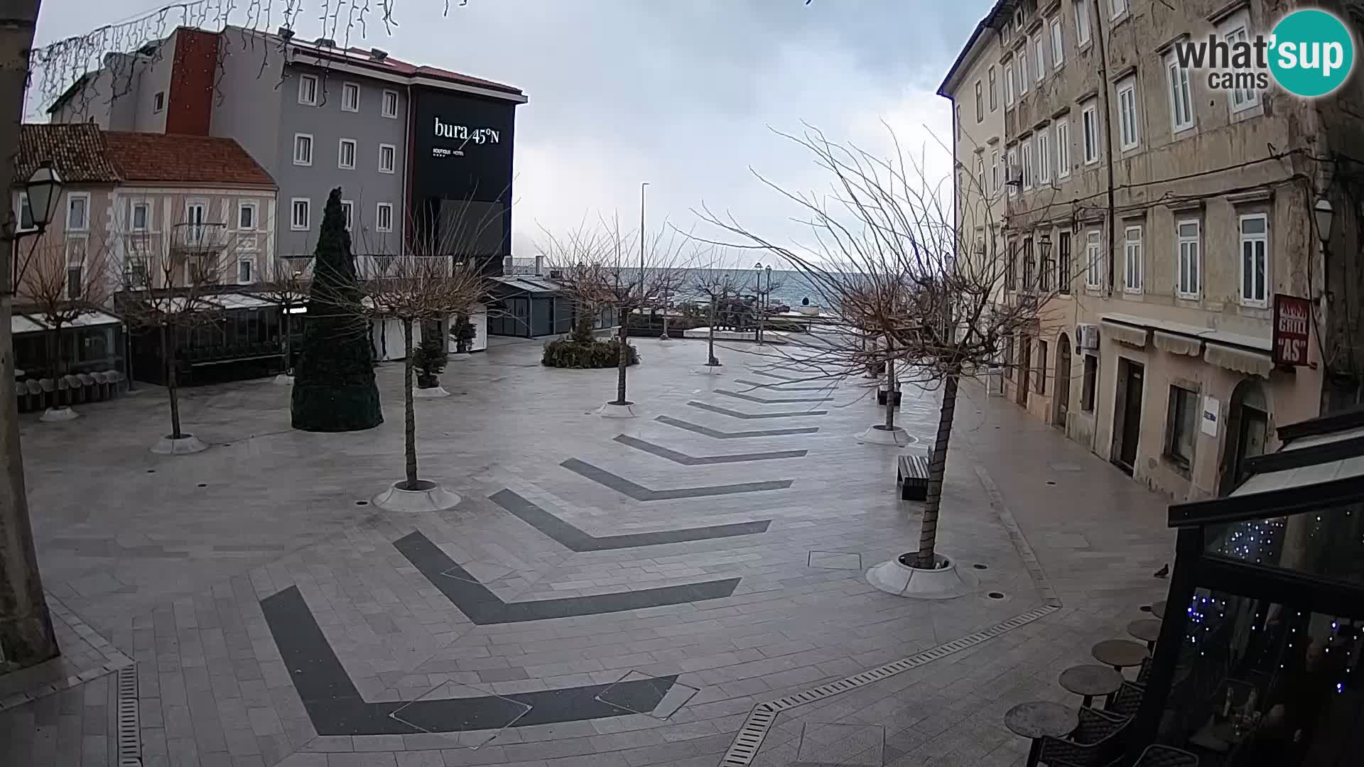 Zentrum der Stadt Senj – Pavlin platz – Live Cam Dalmatia