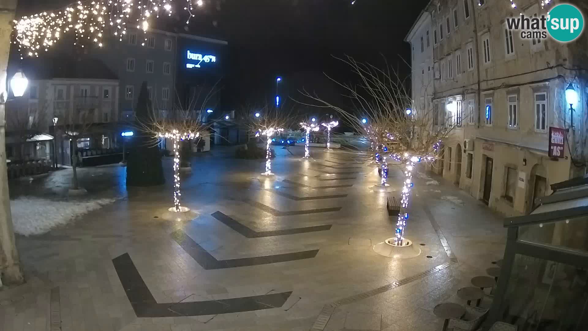 Centar grada Senja – Pavlinski trg – web kamere Dalmacija