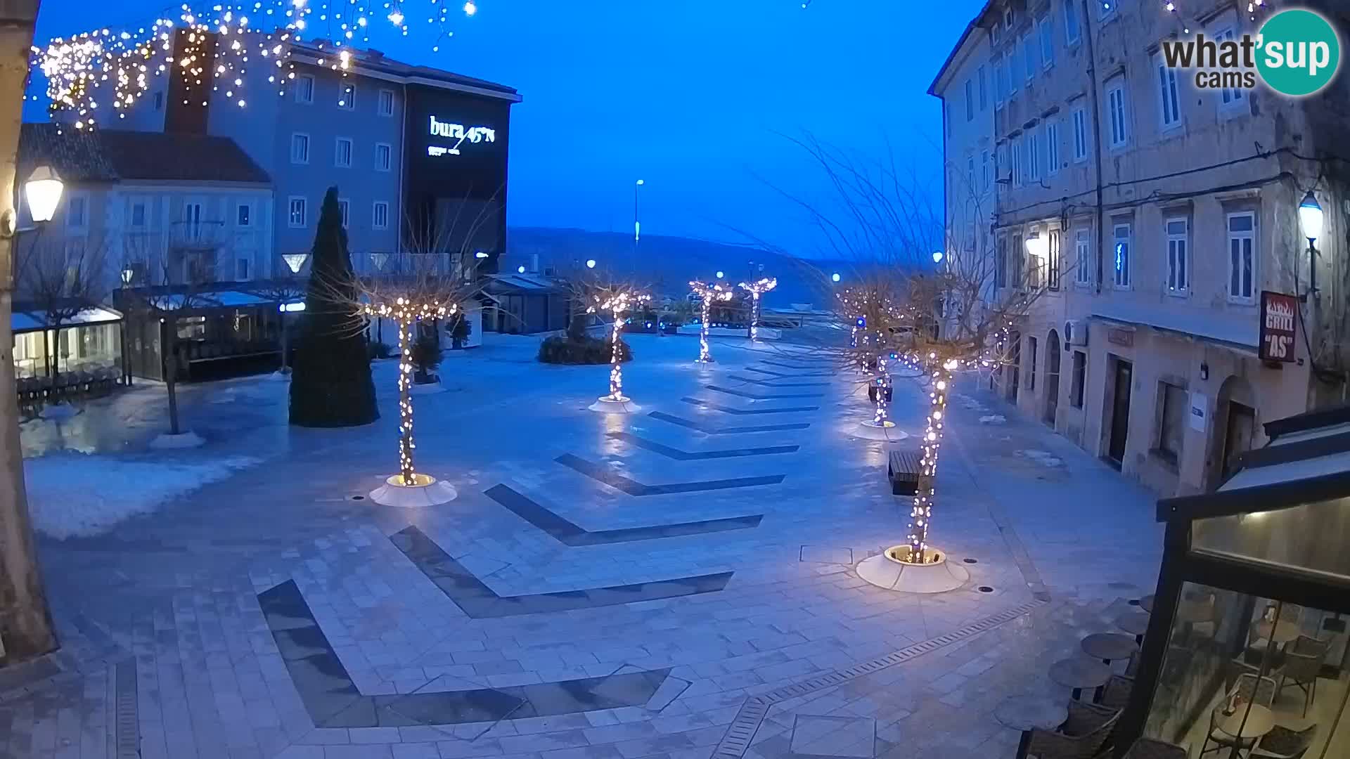 Zentrum der Stadt Senj – Pavlin platz – Live Cam Dalmatia