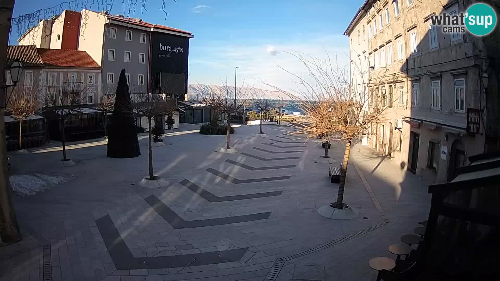 Centar grada Senja – Pavlinski trg – web kamere Dalmacija