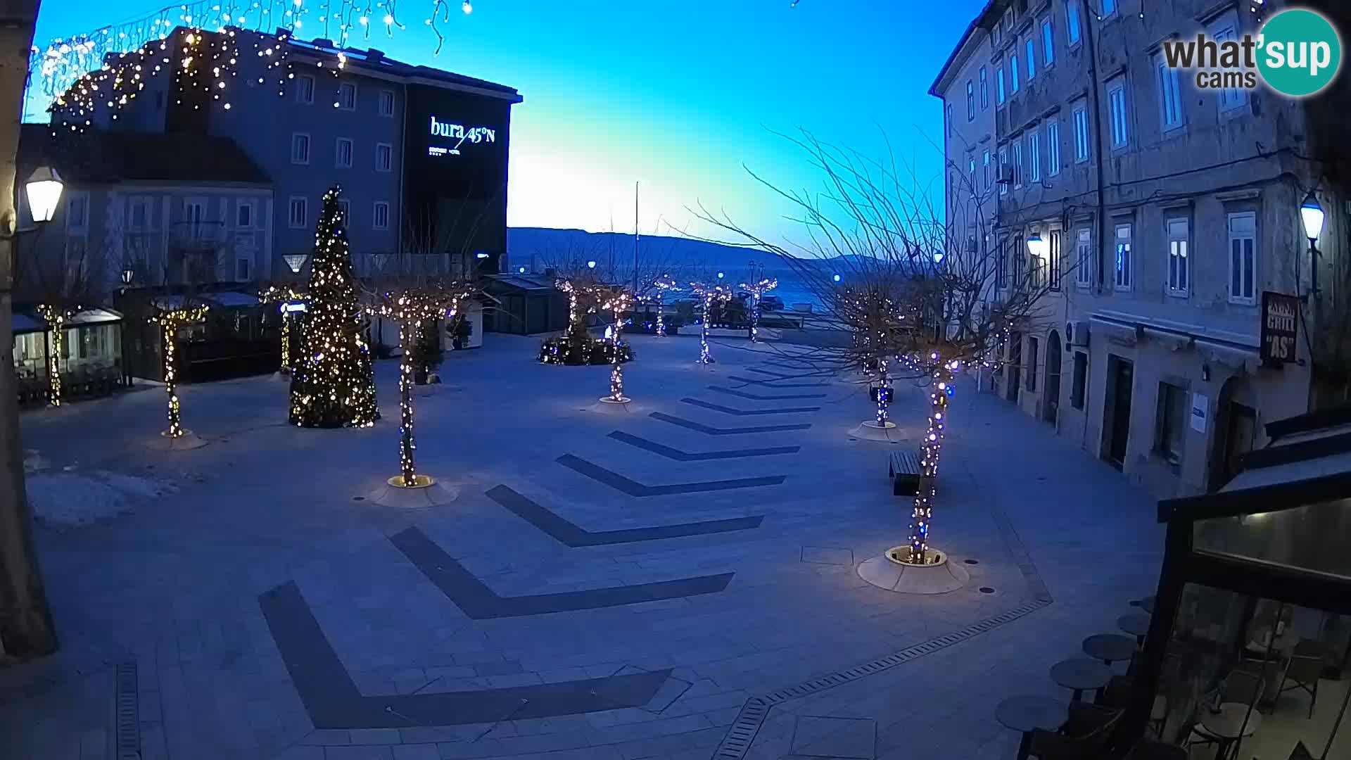 Center mesta Senj – Pavlinski trg – spletne kamere Dalmacija