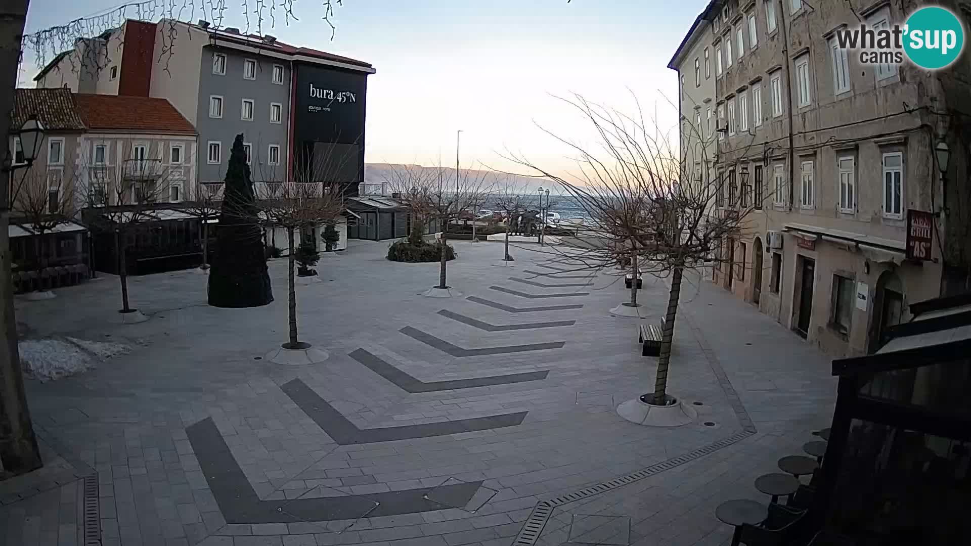 Zentrum der Stadt Senj – Pavlin platz – Live Cam Dalmatia