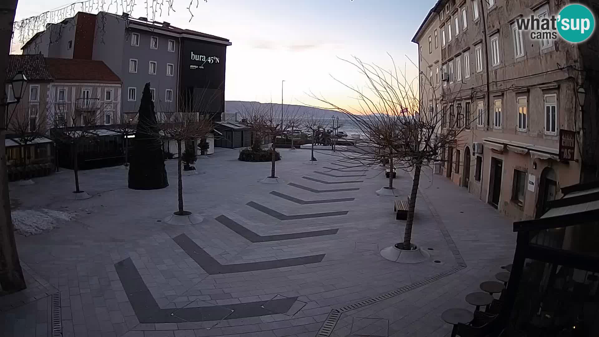 Center mesta Senj – Pavlinski trg – spletne kamere Dalmacija