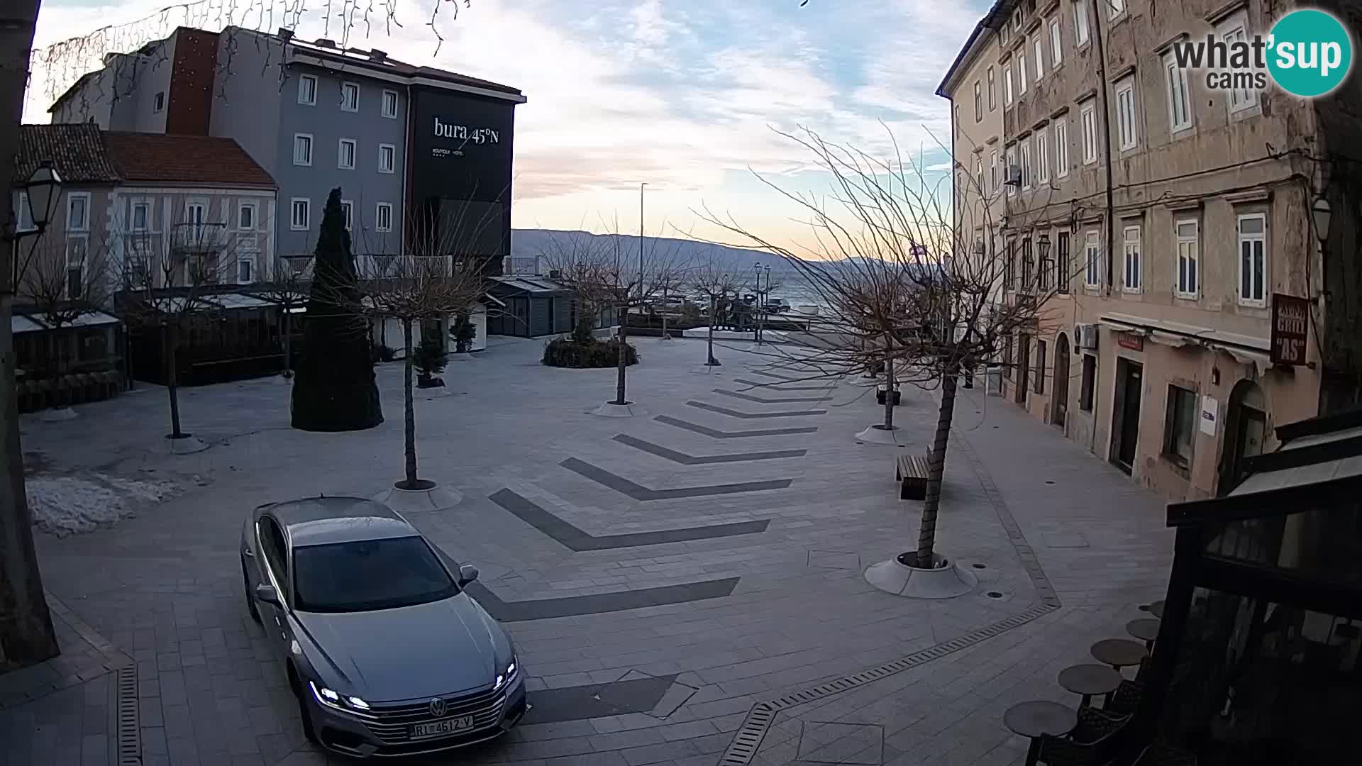 Center mesta Senj – Pavlinski trg – spletne kamere Dalmacija