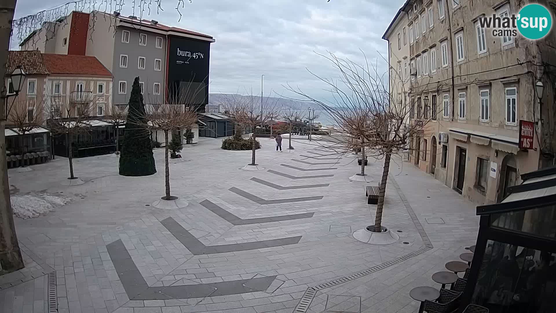 Centar grada Senja – Pavlinski trg – web kamere Dalmacija