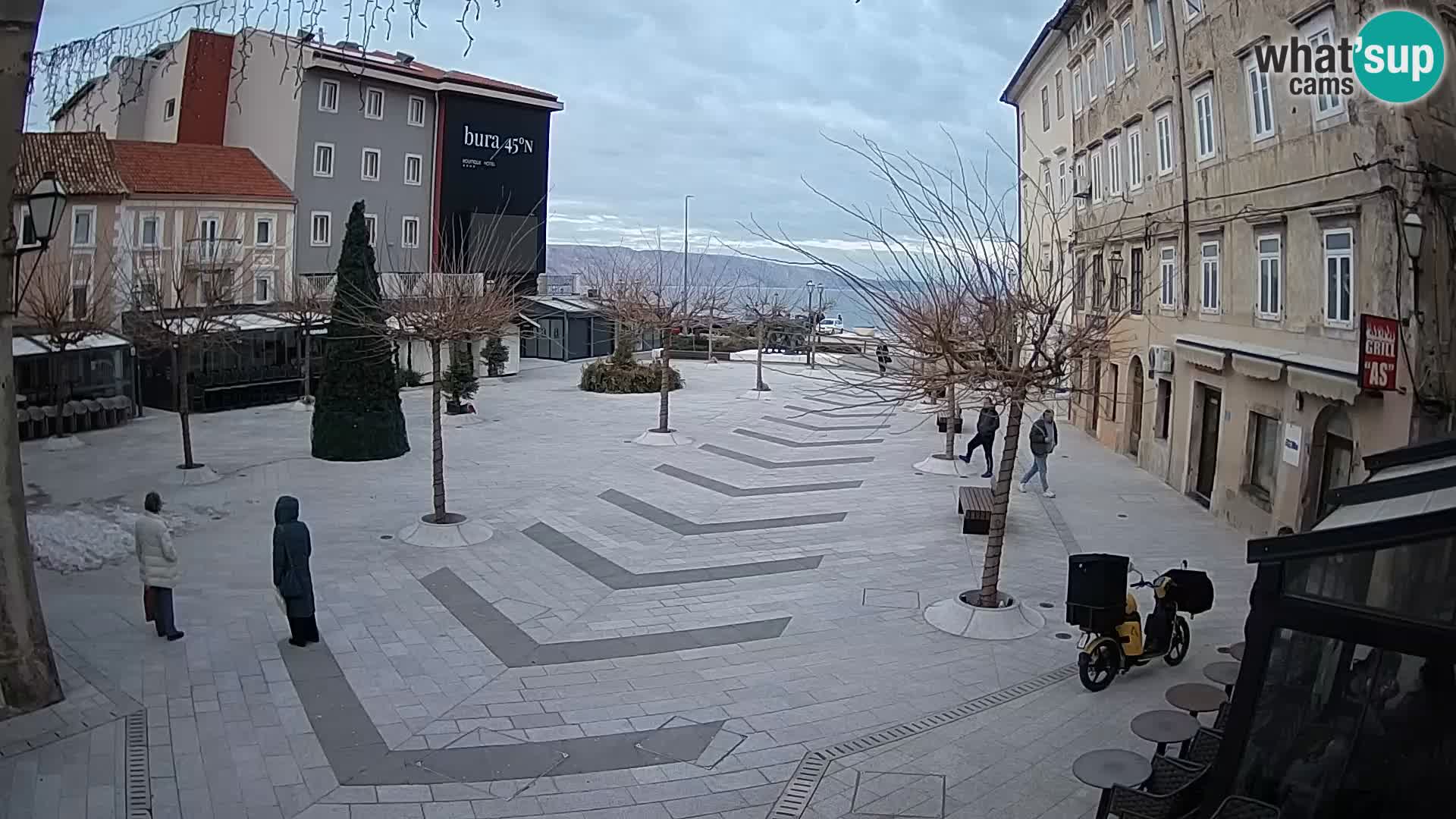 Center mesta Senj – Pavlinski trg – spletne kamere Dalmacija