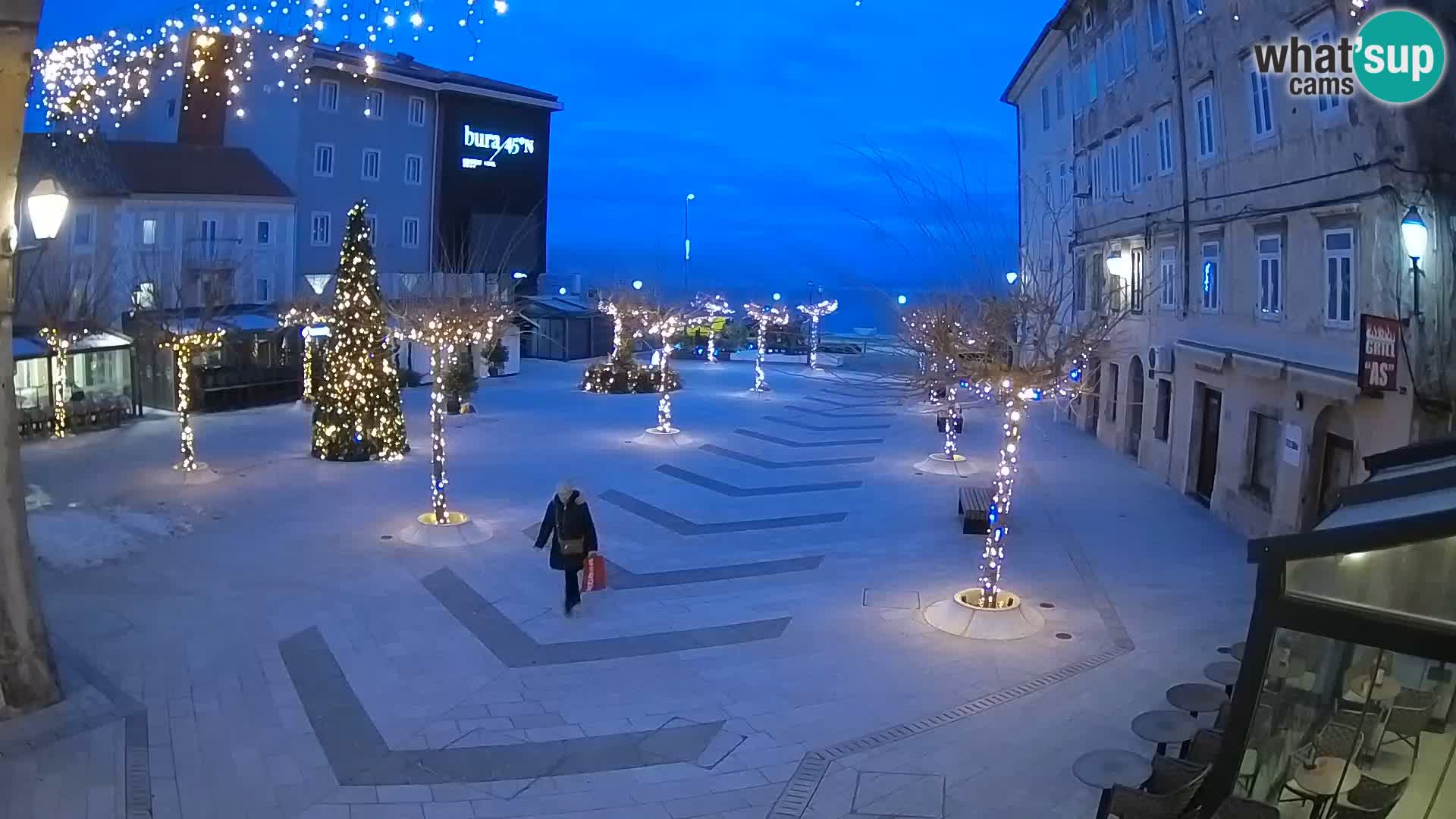 Centar grada Senja – Pavlinski trg – web kamere Dalmacija