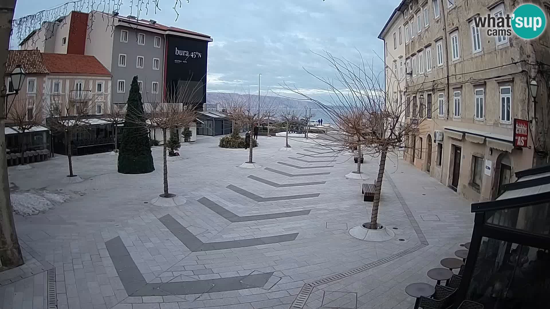 Centar grada Senja – Pavlinski trg – web kamere Dalmacija