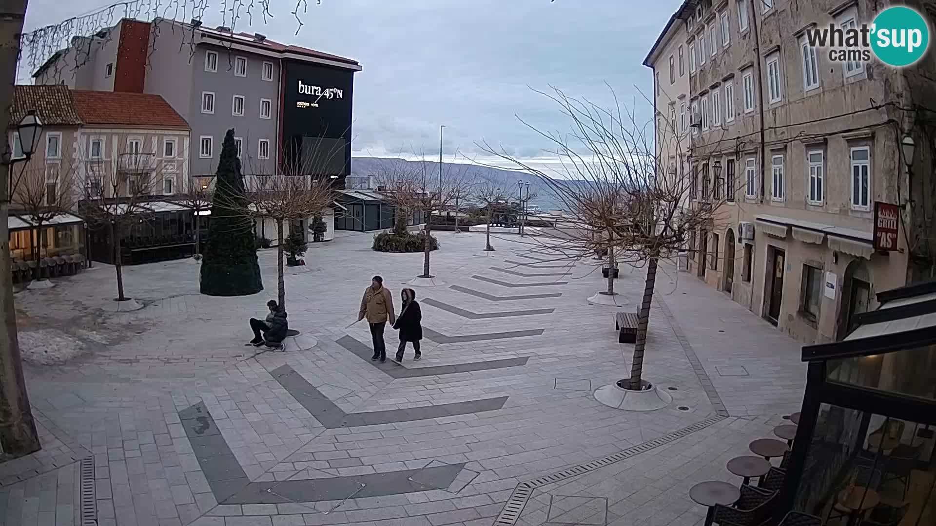 Zentrum der Stadt Senj – Pavlin platz – Live Cam Dalmatia