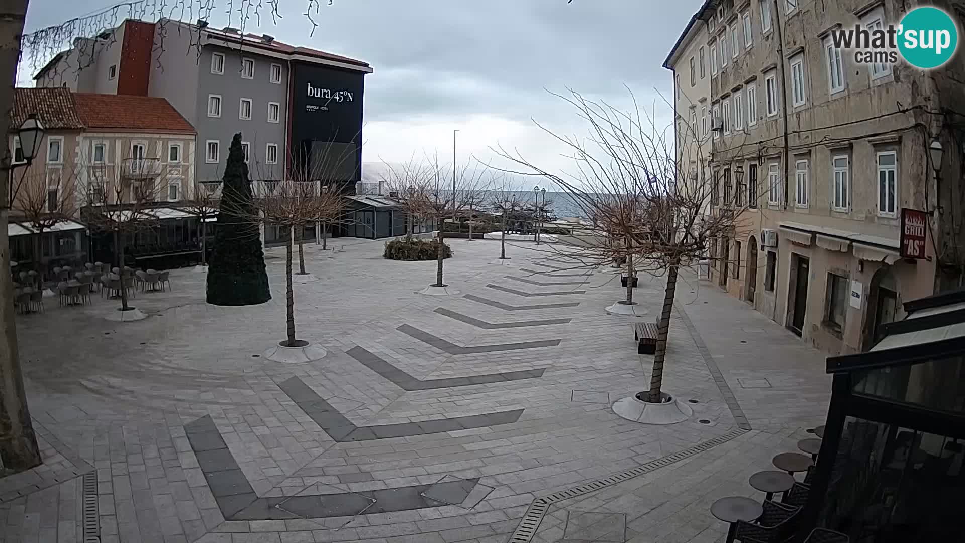 Center mesta Senj – Pavlinski trg – spletne kamere Dalmacija