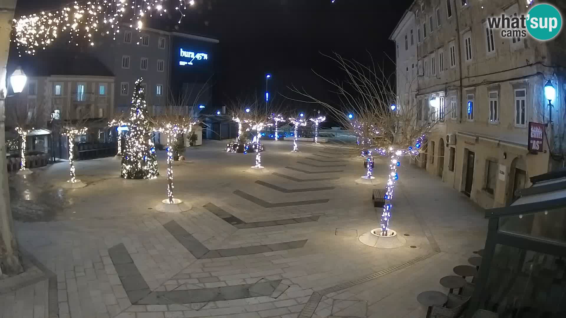 Centar grada Senja – Pavlinski trg – web kamere Dalmacija