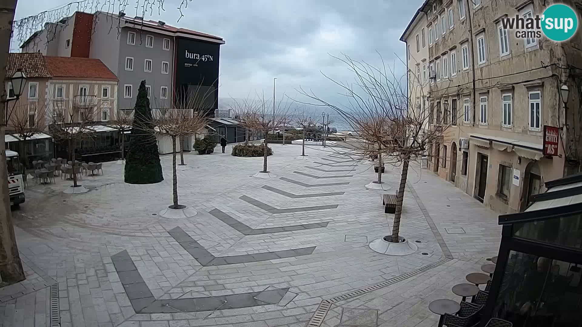 Center mesta Senj – Pavlinski trg – spletne kamere Dalmacija