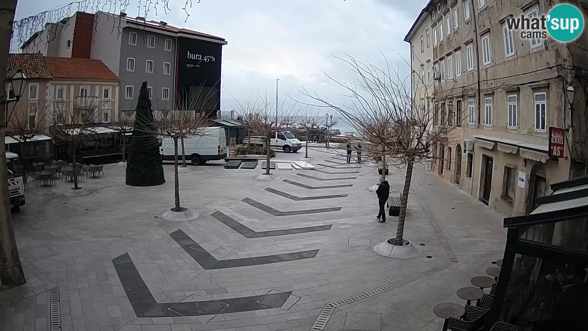 Center mesta Senj – Pavlinski trg – spletne kamere Dalmacija
