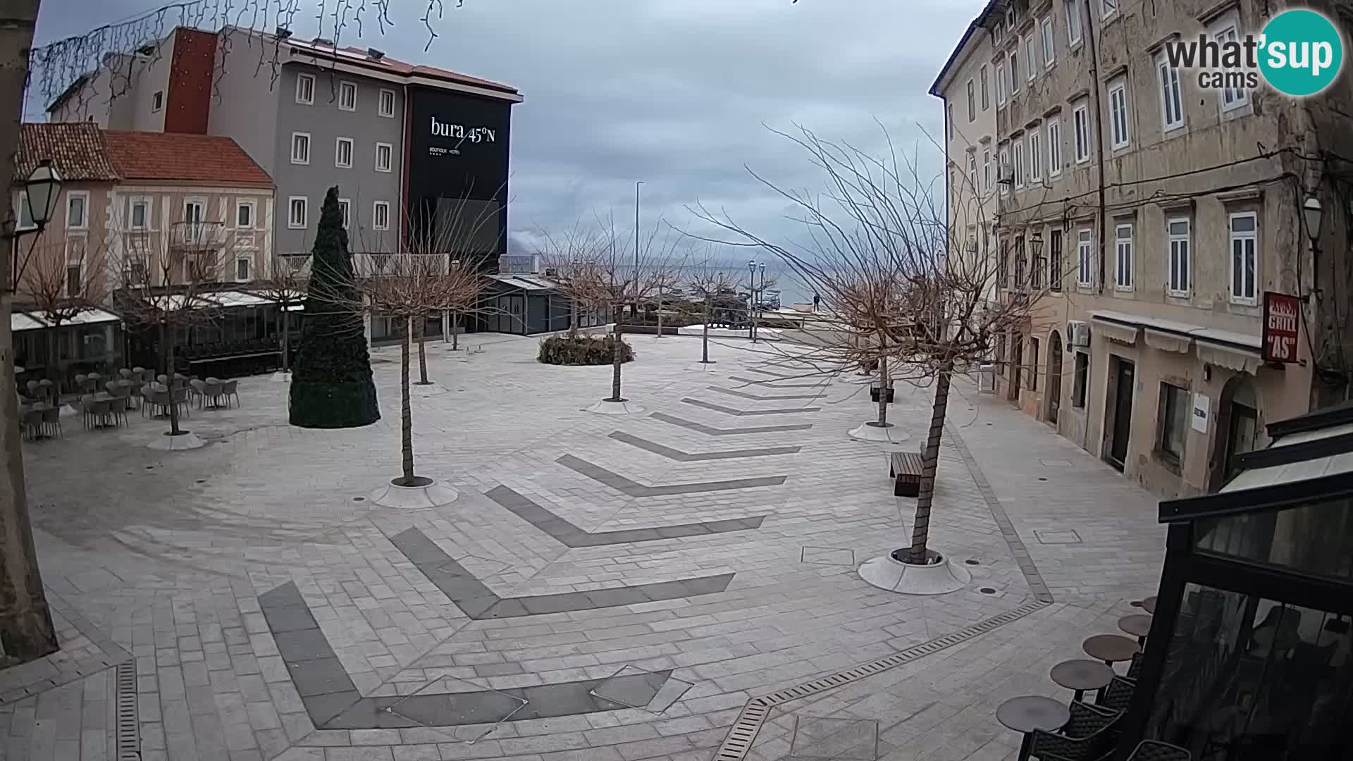 Center mesta Senj – Pavlinski trg – spletne kamere Dalmacija
