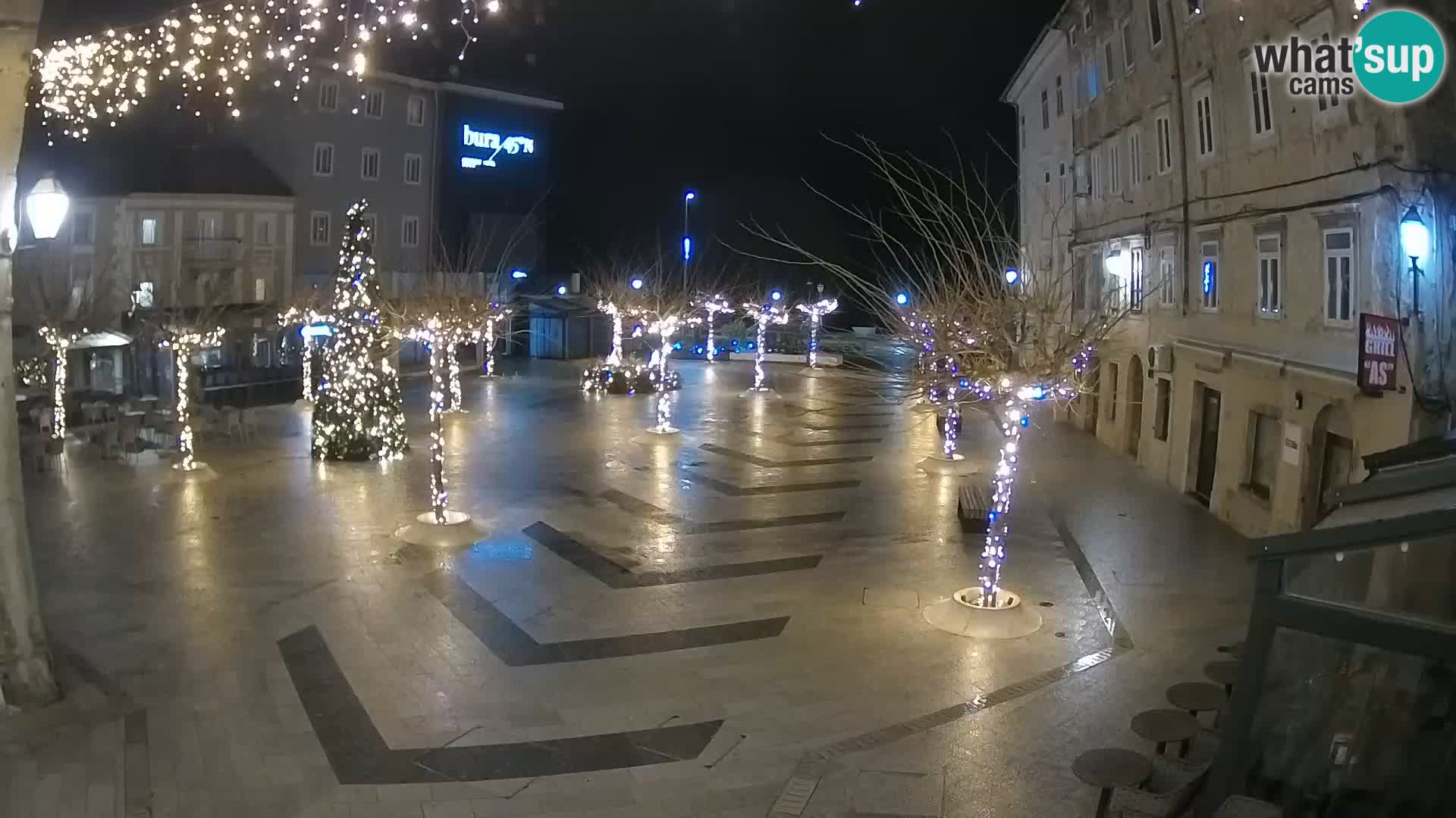 Centar grada Senja – Pavlinski trg – web kamere Dalmacija