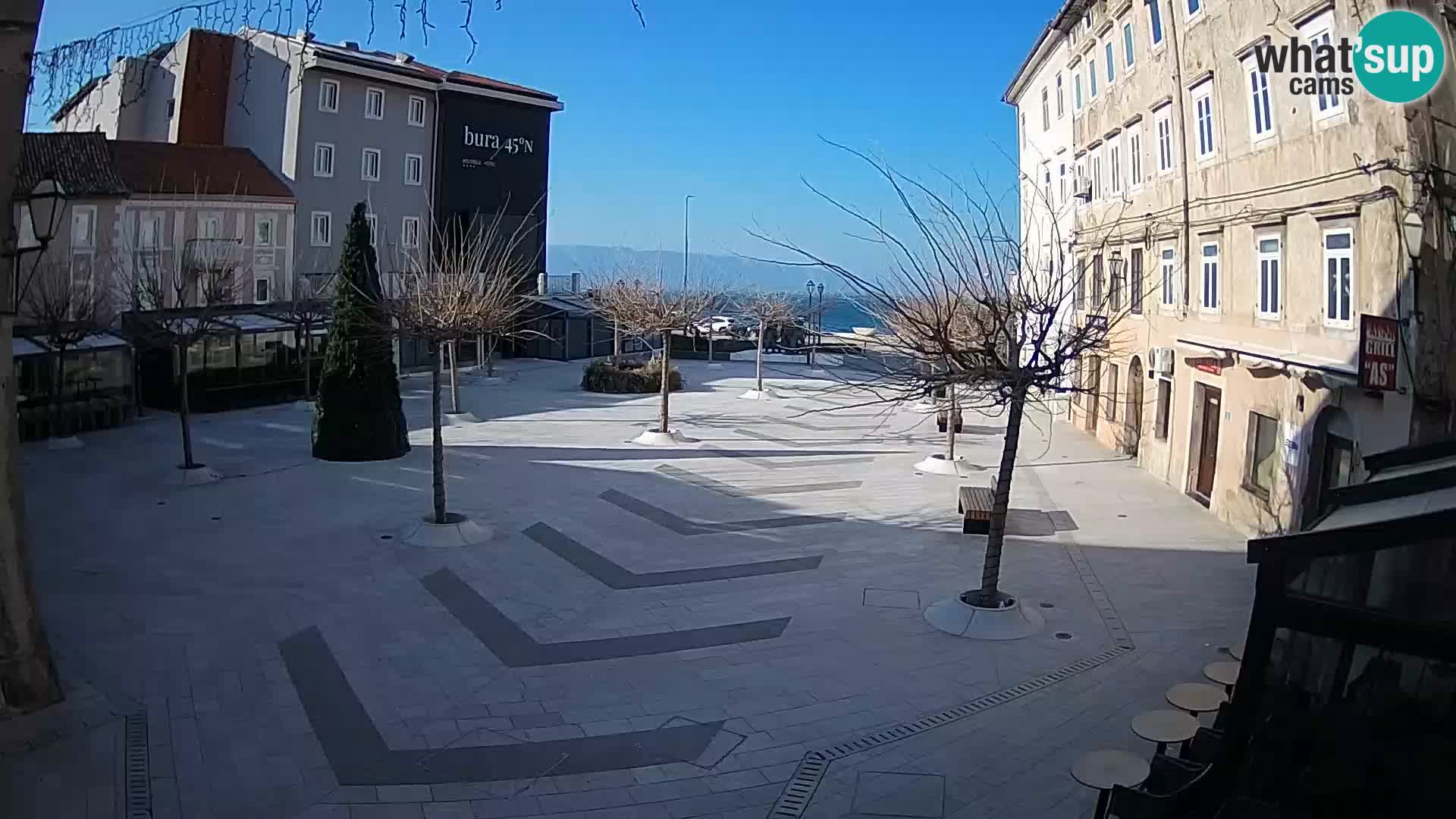 Zentrum der Stadt Senj – Pavlin platz – Live Cam Dalmatia