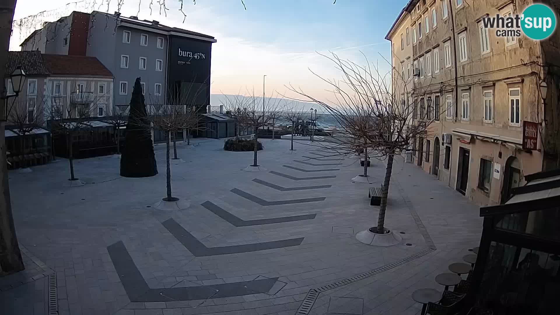 Center mesta Senj – Pavlinski trg – spletne kamere Dalmacija