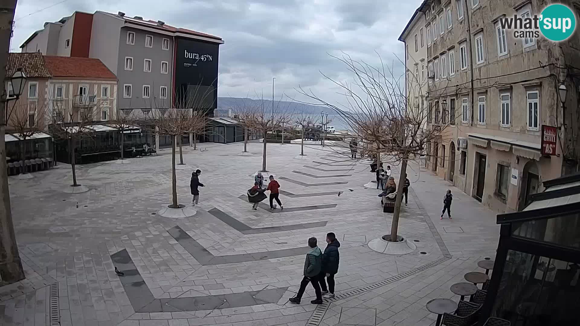 Zentrum der Stadt Senj – Pavlin platz – Live Cam Dalmatia