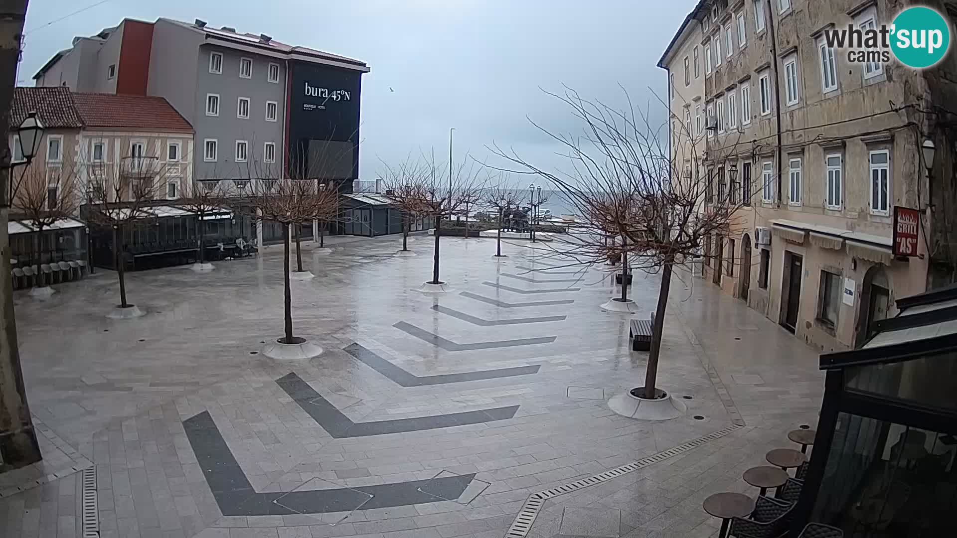 Zentrum der Stadt Senj – Pavlin platz – Live Cam Dalmatia