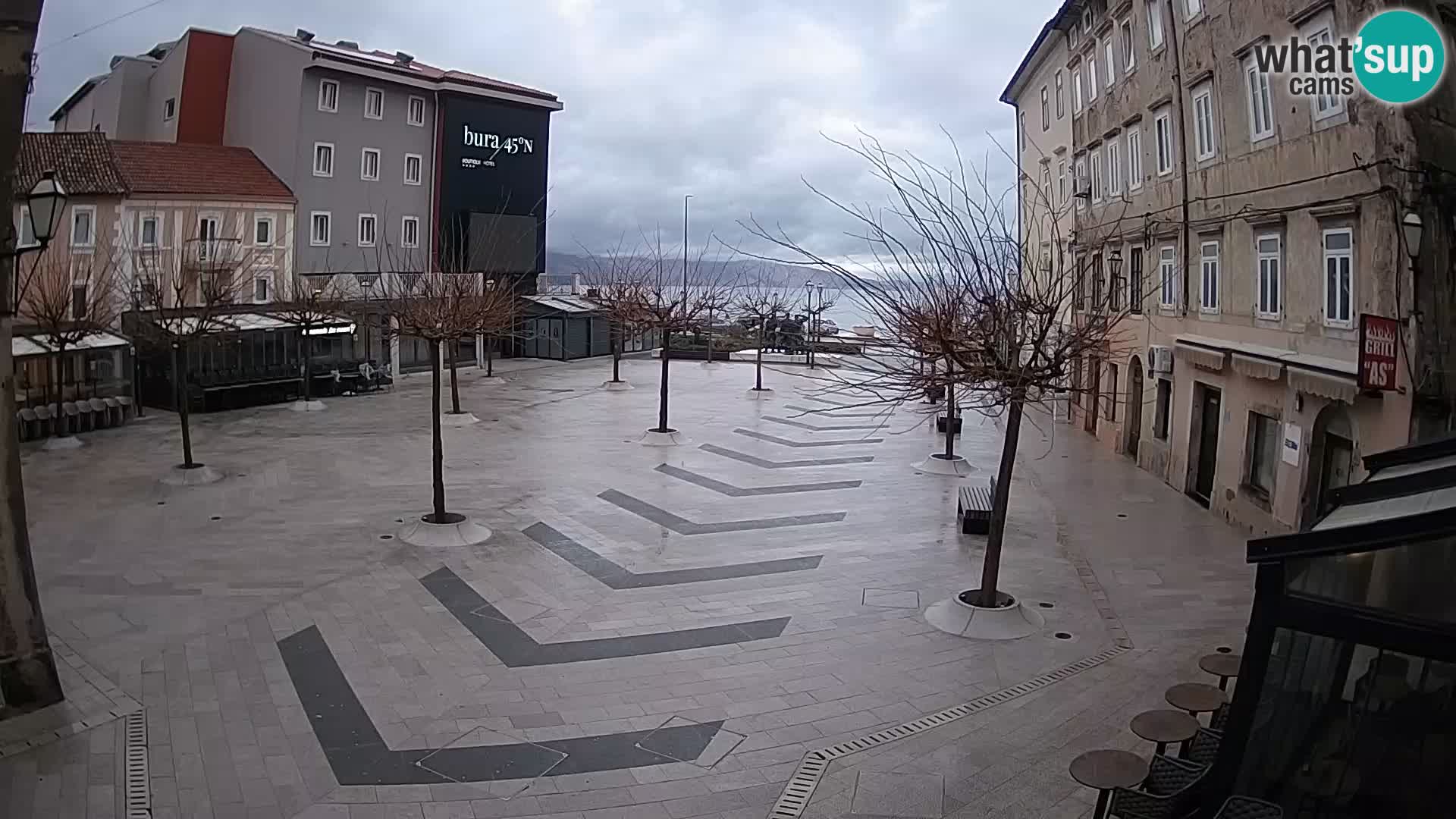 Zentrum der Stadt Senj – Pavlin platz – Live Cam Dalmatia