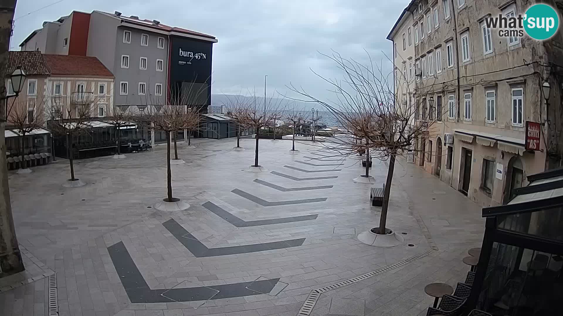 Center mesta Senj – Pavlinski trg – spletne kamere Dalmacija
