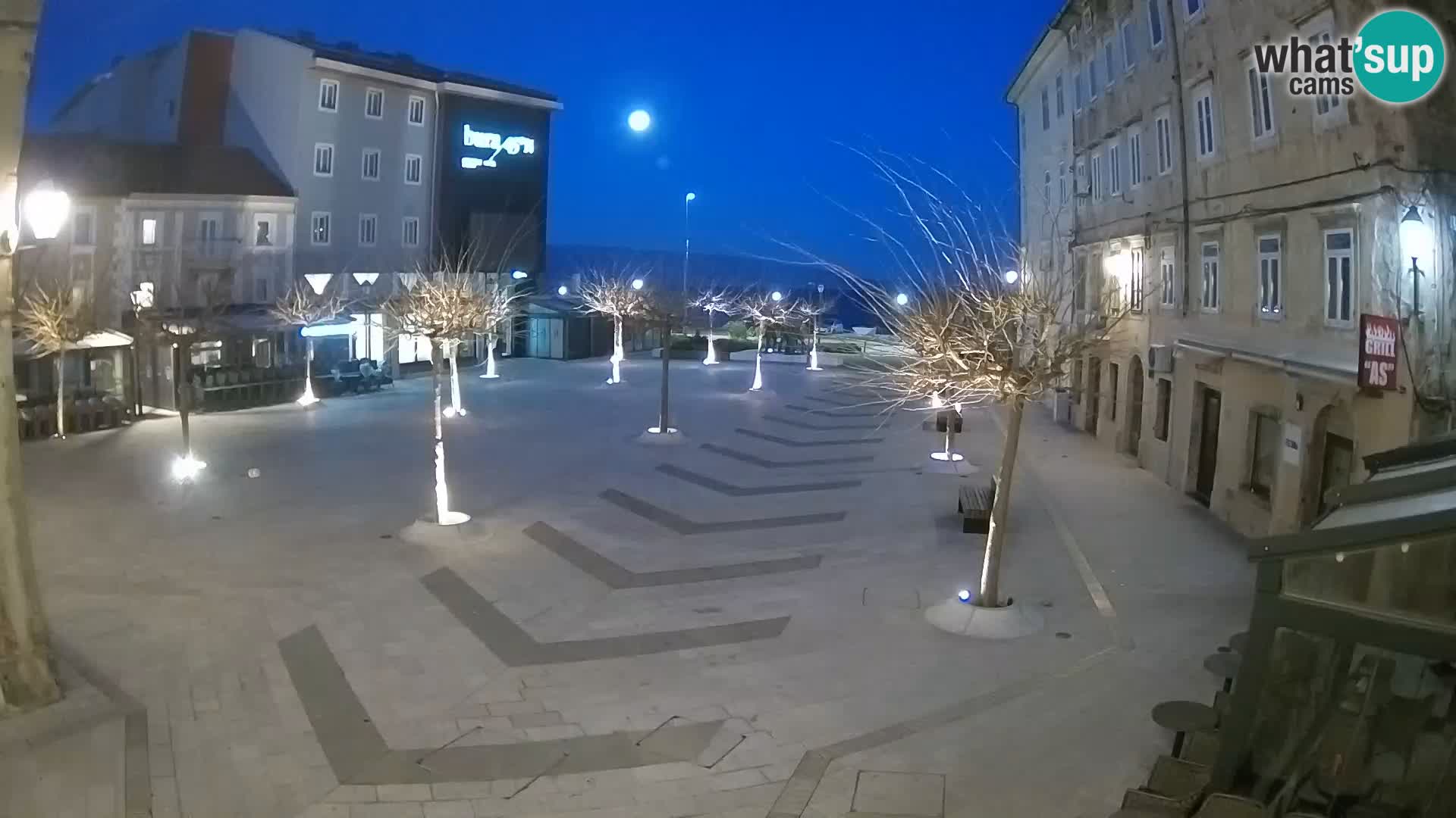 Centar grada Senja – Pavlinski trg – web kamere Dalmacija