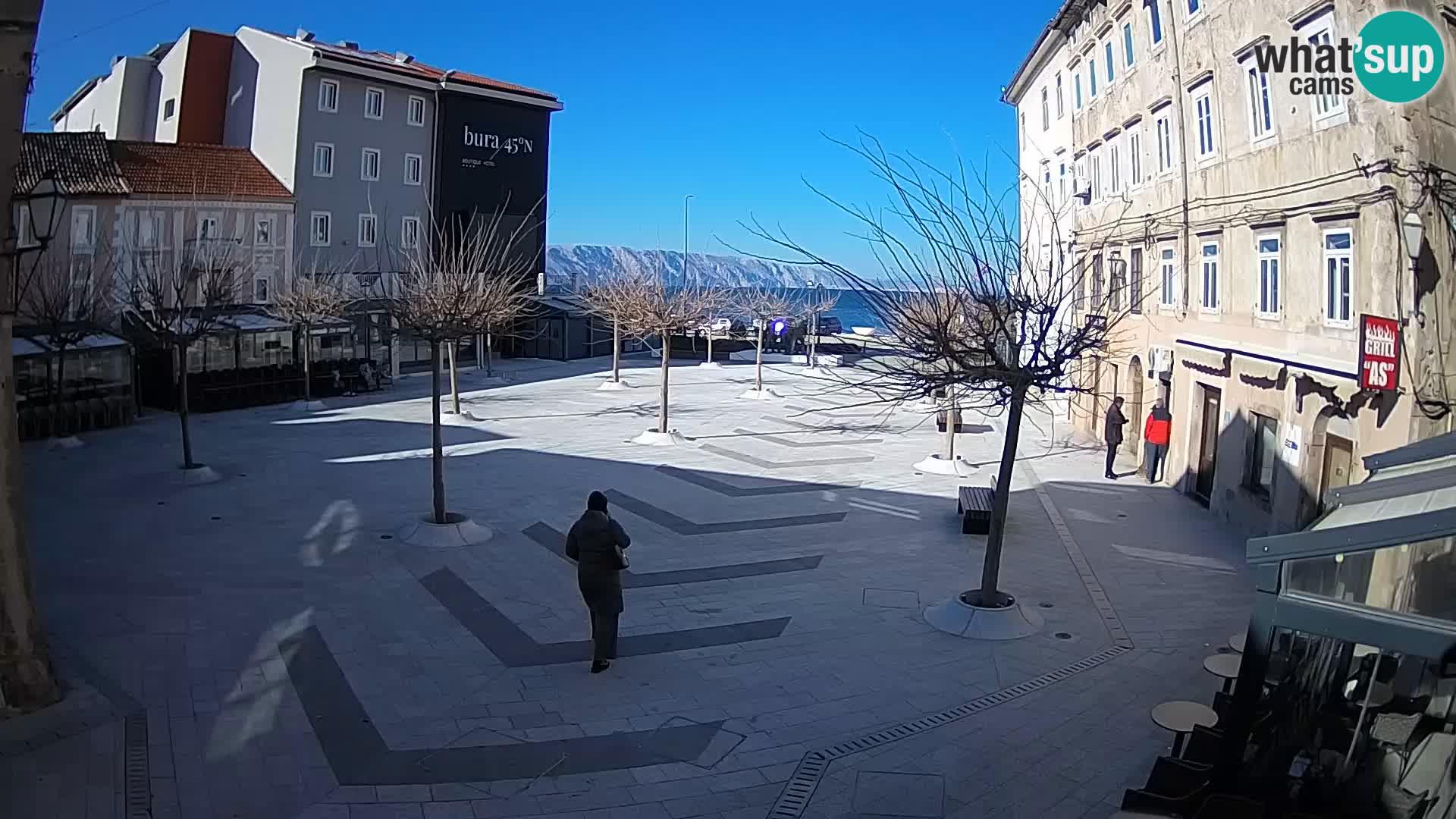 Centar grada Senja – Pavlinski trg – web kamere Dalmacija