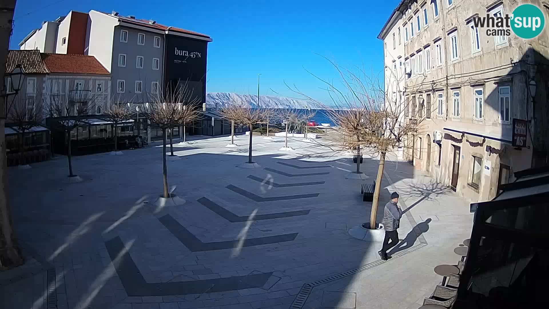 Centar grada Senja – Pavlinski trg – web kamere Dalmacija