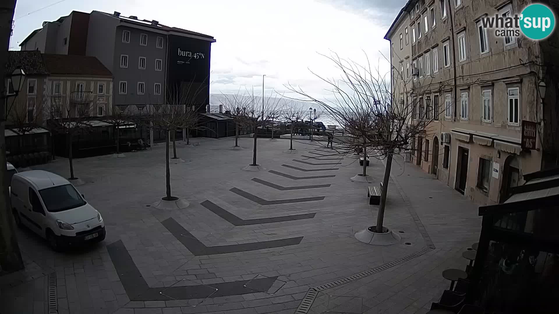 Zentrum der Stadt Senj – Pavlin platz – Live Cam Dalmatia