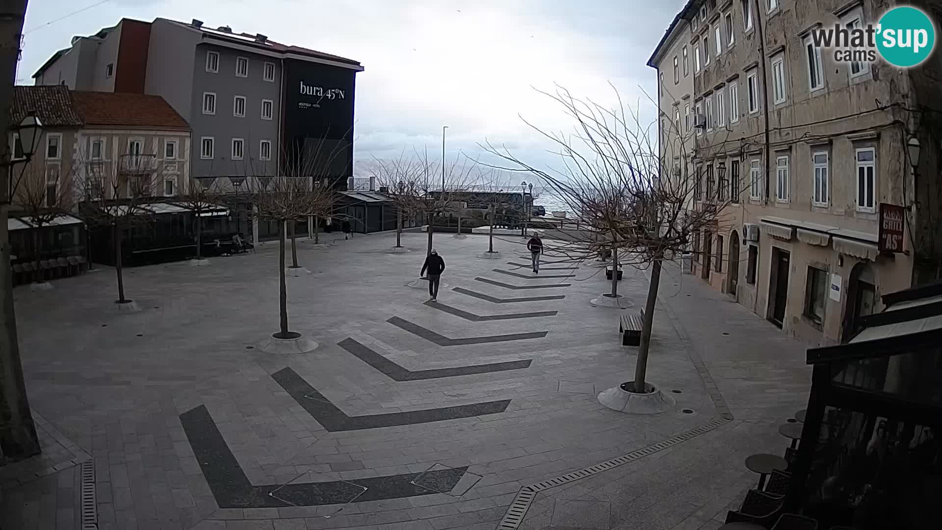 Center mesta Senj – Pavlinski trg – spletne kamere Dalmacija