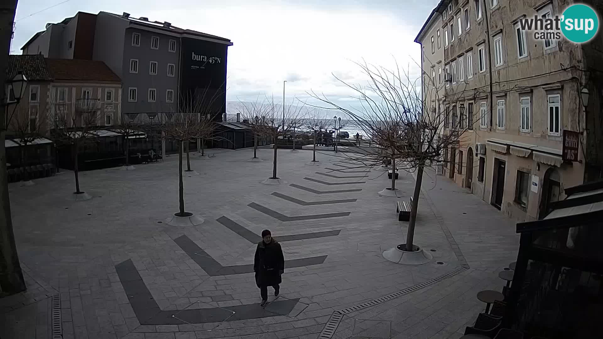 Centar grada Senja – Pavlinski trg – web kamere Dalmacija