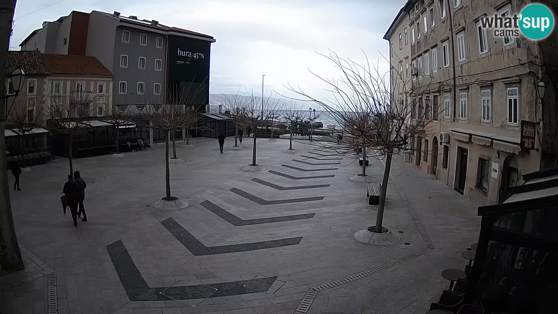 Centar grada Senja – Pavlinski trg – web kamere Dalmacija