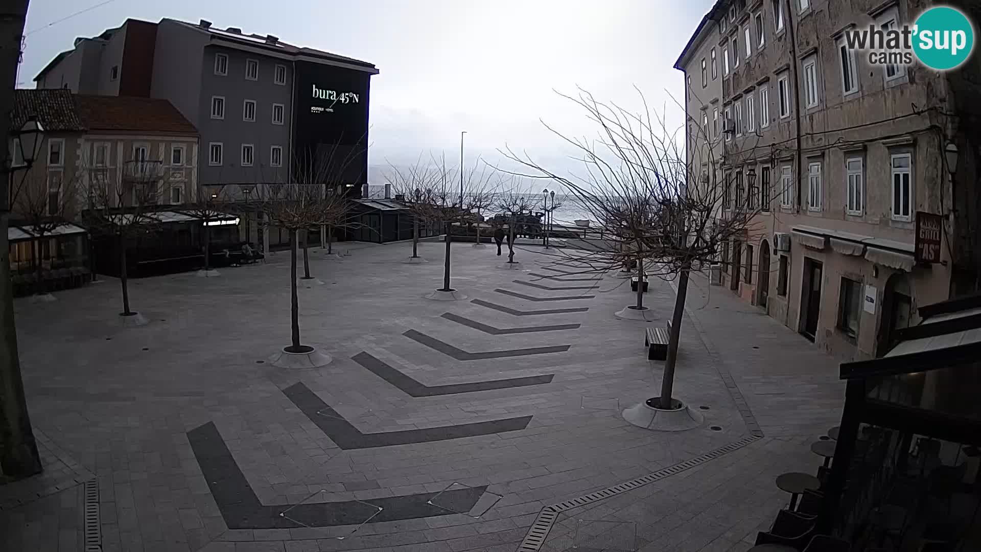 Zentrum der Stadt Senj – Pavlin platz – Live Cam Dalmatia