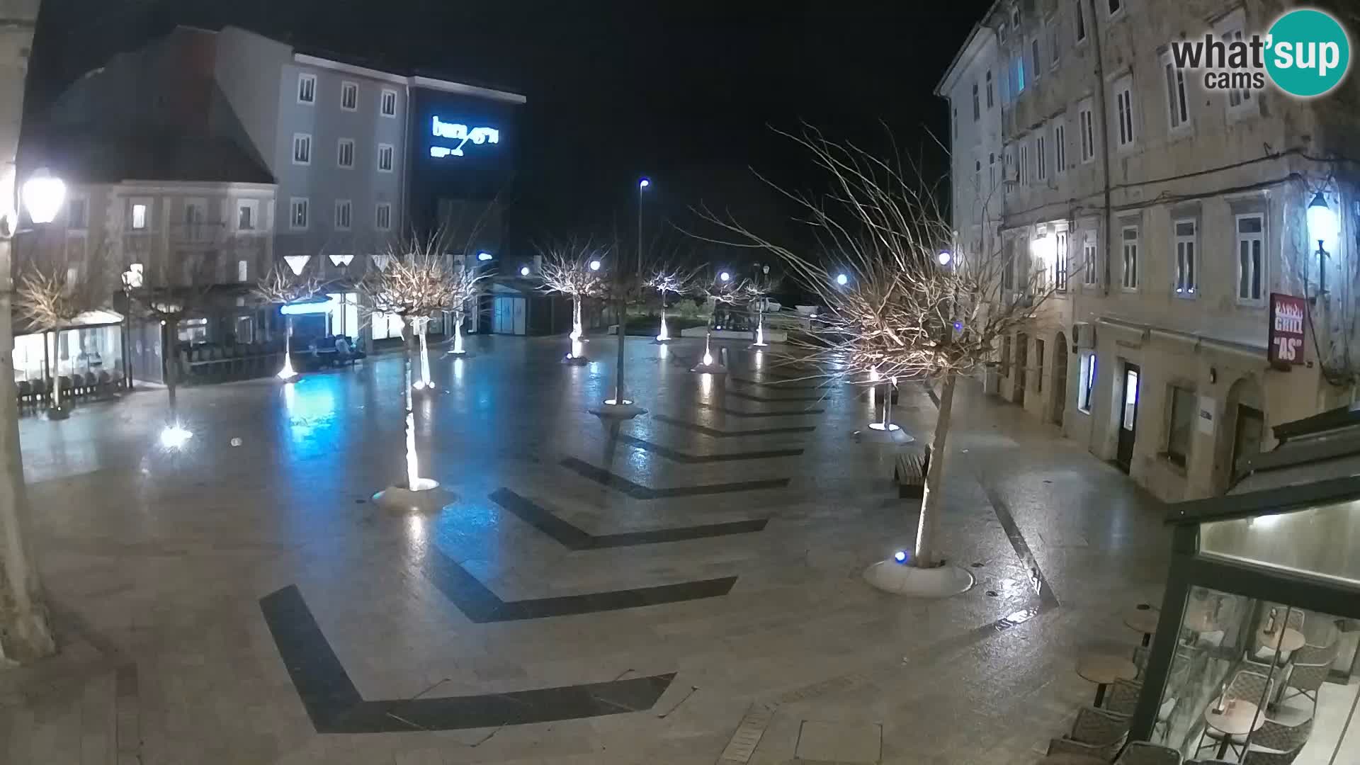 Centar grada Senja – Pavlinski trg – web kamere Dalmacija