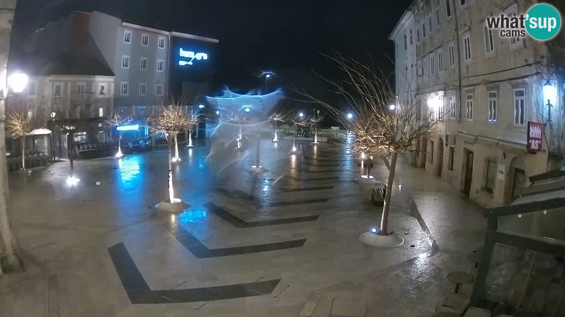 Centar grada Senja – Pavlinski trg – web kamere Dalmacija