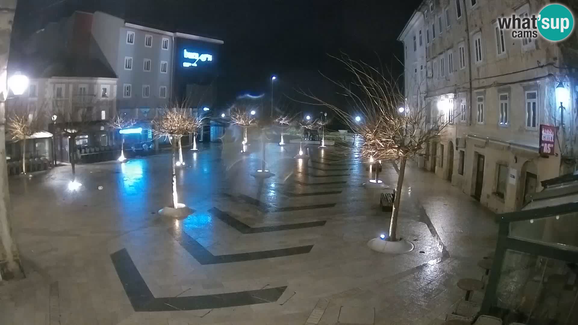 Centar grada Senja – Pavlinski trg – web kamere Dalmacija